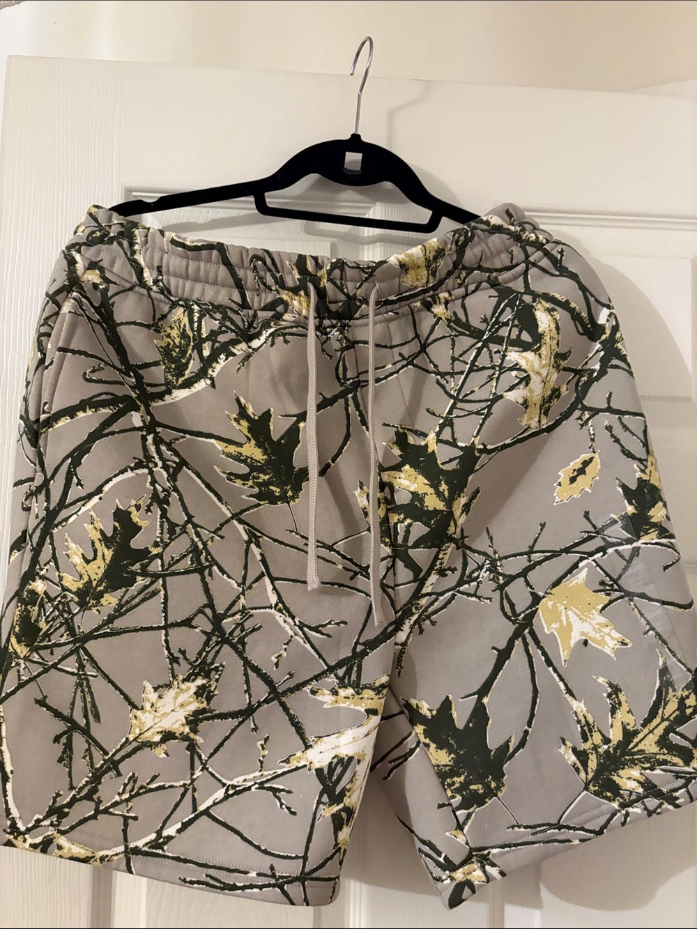 Brooklyn Cloth Beige Shorts with Green and Yellow Leaf Print NWOT